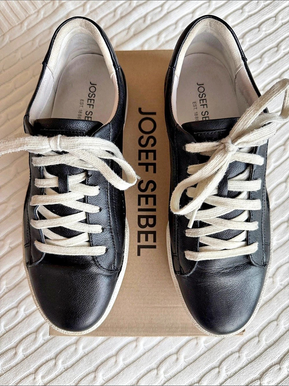 Josef Seibel Claire 01 Leather Sneakers in Black & White EU 39